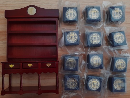 Collectable dolls house - dolls,