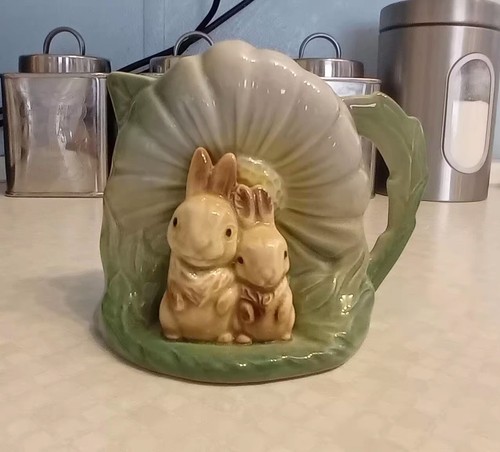 Hornsea fauna small rabbit - hornsea,