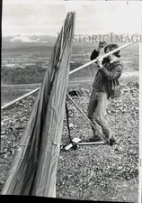 1974 Press Photo Pilot Unfolds