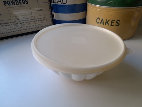 Tupperware vintage plastic - tupperware,