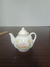 Vintage Bone China Water Lilly