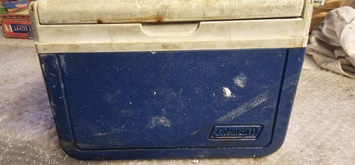 Small vintage coleman - vintage, box