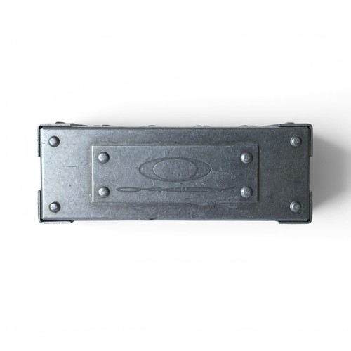 Oakley metal vault - x,