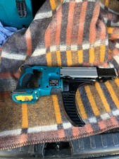 Makita 18v cordless auto feed screw gun body only light use 