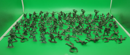 Bundle plastic toy soldiers - bundle, of