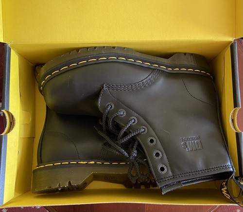 Vintage 2006 martens - vintage,