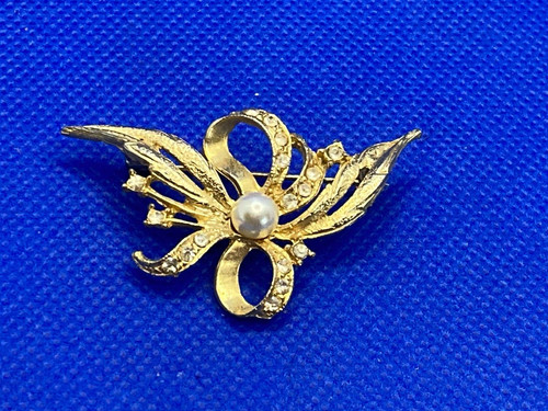 Pretty gold tone - gold, faux