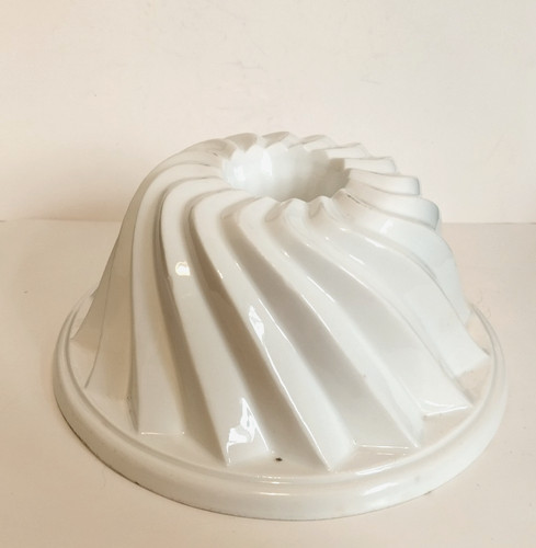 White ceramic desert - white,