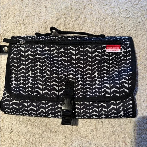 Skip hop skidaddle black - black, and