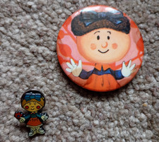 2 x Florence Pin Badges Bundle - Retro The Magic Roundabout Character
