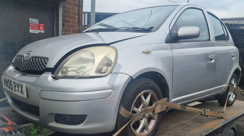 Toyota yaris 2003 - toyota,