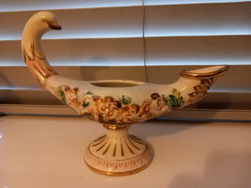 Vintage capodimonte swan - capodimonte,