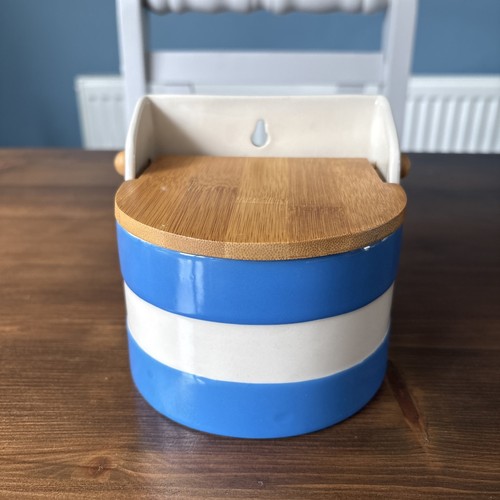 Green cornishware salt box - t,