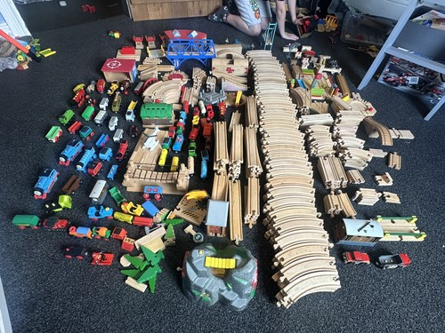 400 piece thomas friends - 400+,