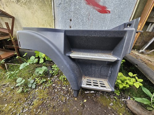 Volvo fh12 side wheel arch - side,