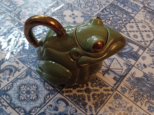 Vintage novelty ceramic teapot - vintage,