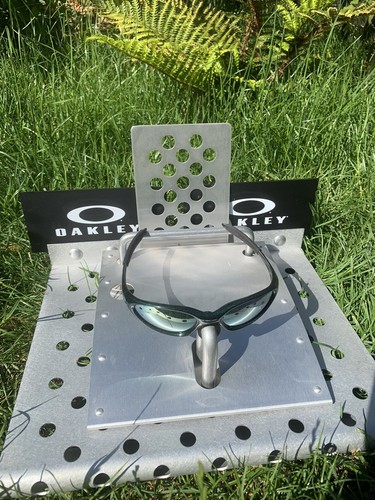 Authentic rare oakley minute - authentic,