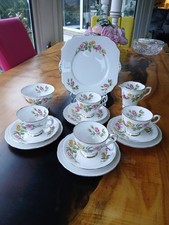 15 PIECE TEA SET BEAUTIFUL Royal Stafford Yellow Tea Roses (4 Setting)