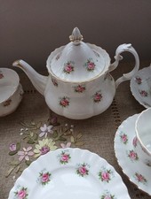 ROYAL ALBERT FORGET ME NOT