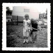 CAMPER TRAILER CARAVAN DOG