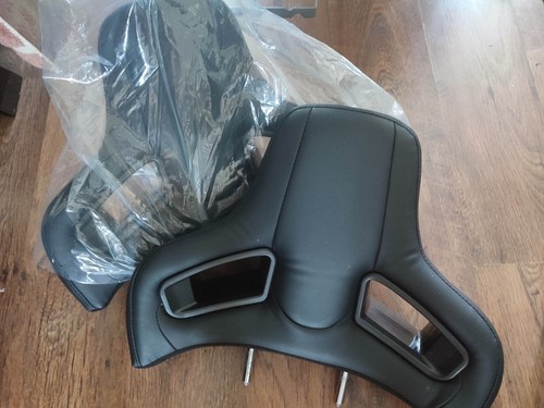 Universal car seats - 2,