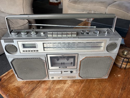 Hitachi trk 8130e - fm, lw