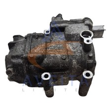 TOYOTA Yaris Hybrid 2017 1.5