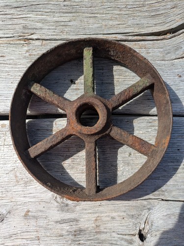 Heavy antique cast iron - antique, wheel