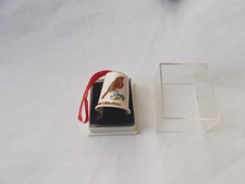 THIMBLE   ROBIN  BIRD    CHRISTMAS  THEME  /  RED ROBIN    BOXED