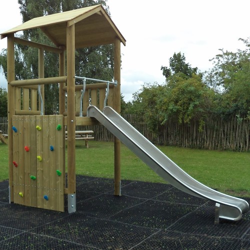 Gateway grass playground - x,