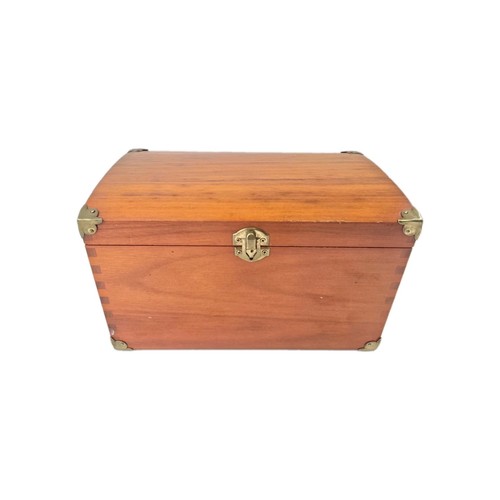 Vintage wooden small box chest - wooden,