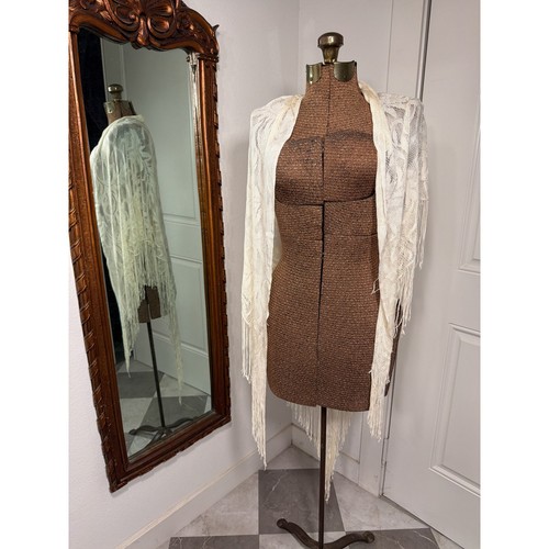 Vintage ivory floral - ivory, lace