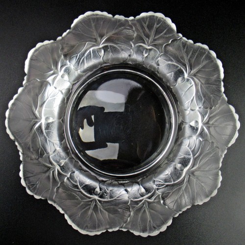 Lalique glass bowl plate - /,