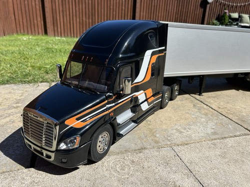 Tamiya cascadia evolution - 1:14,