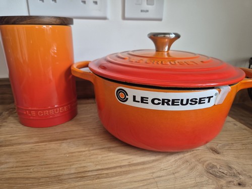 Brand new creuset - new, le