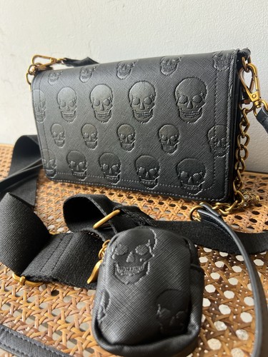 Nwot betsey johnson skull - betsey,