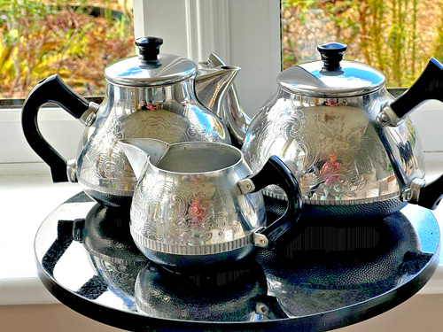 Swan the carlton - swan, tea