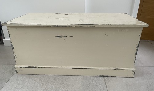 Distressed chest storage - distressed,