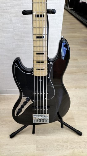 Marcus miller v7 - (,