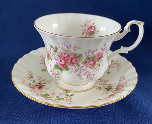Cups saucers pretty - cups,