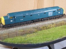 Lima  00 Gauge BR Class 40 Diesel Locomotive no. 40098  in BR Blue  Livery