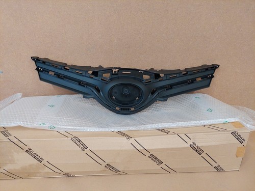 Toyota yaris front bumper - toyota,