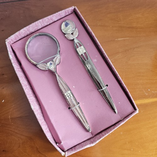 Past times vintage magnifying - past,