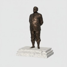 Herbert Chapman Arsenal Statue