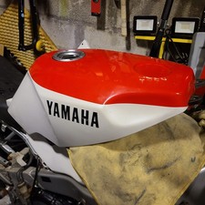 YAMAHA FZR 400 1WG FUEL TANK