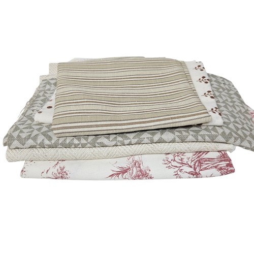 Fabric remnants job - lot, toile