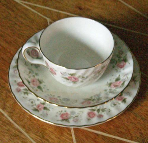 Minton spring bouquet bone - 'spring,