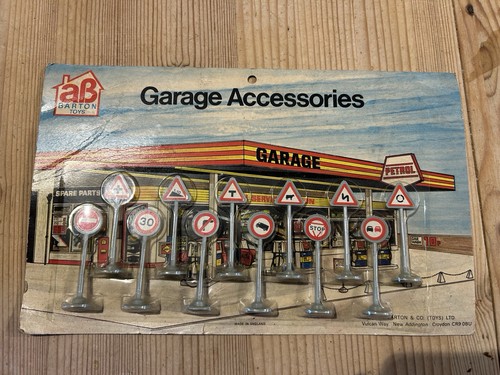 Barton toys garage - ab,