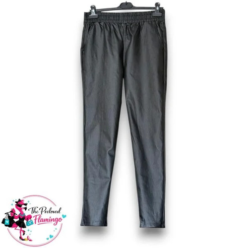 Beloved woman black - woman, faux