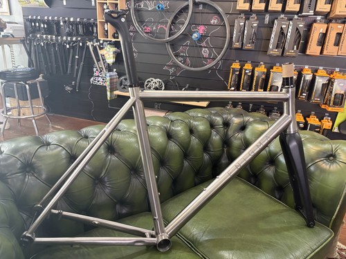 Enigma evoke 56cm titanium - evoke,